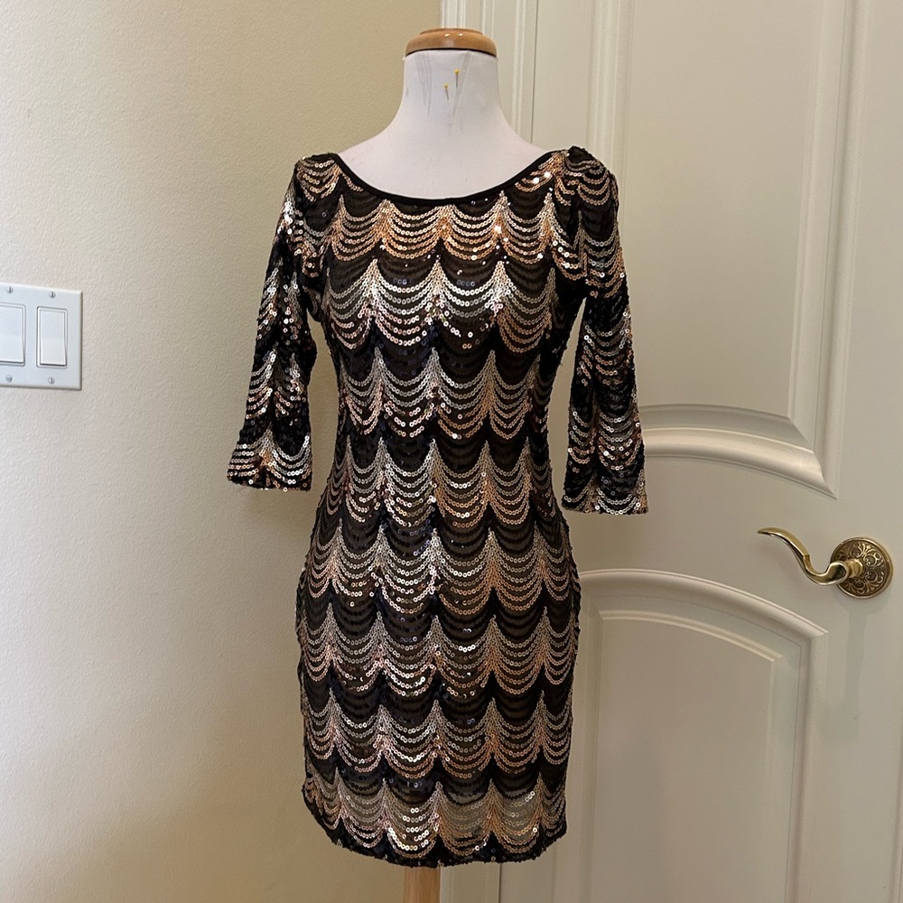 NWOT Windsor black/ gold / silver sequined stretch dress